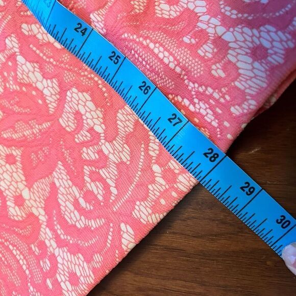 Zara women's strapless peplum lace tulip pink dress size medium - Picture 4 of 6